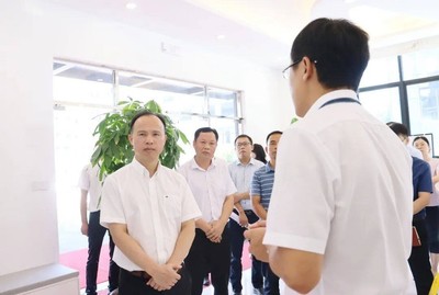贺州市副市长刘洪军一行视察爱宠生物集团广西工厂，共促生物制品产业新突破